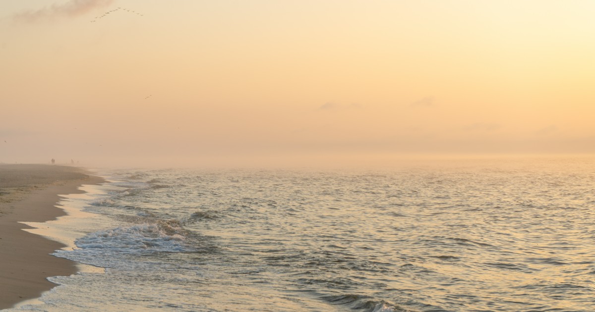 PIcture of a beautiful beach, a great place to relax after getting PTSD treatment in Chester County, AP at MooreWays with locations in Exton, and Media, PA.